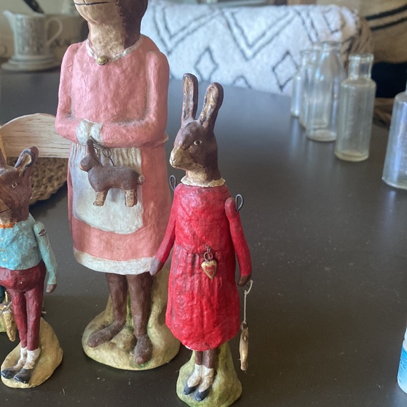 Selection of Debbee thiabault - Picture 14 of 16